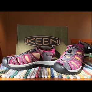 NEW WITH BOX : Keens size 8 1/2